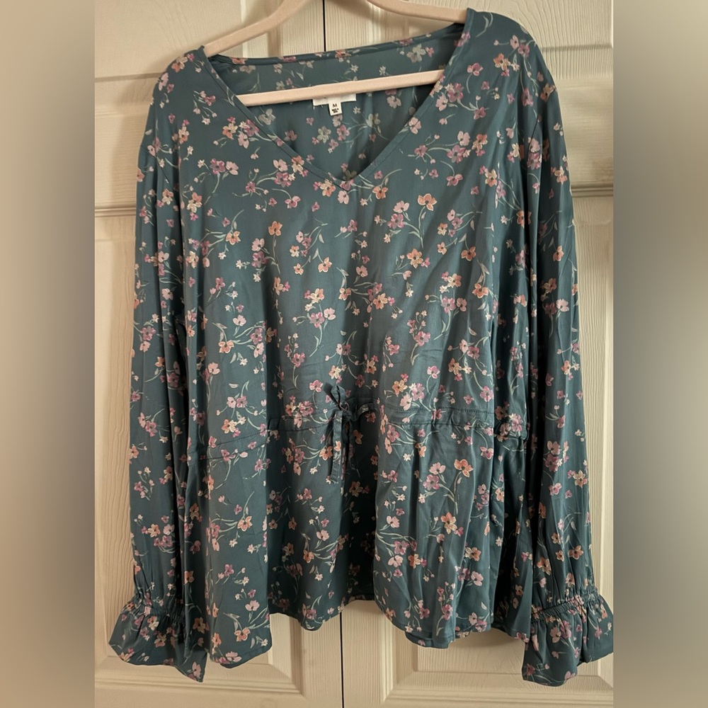 Candace Cameron Bure Floral Print V-Neck Top - Size Medium - NWOT